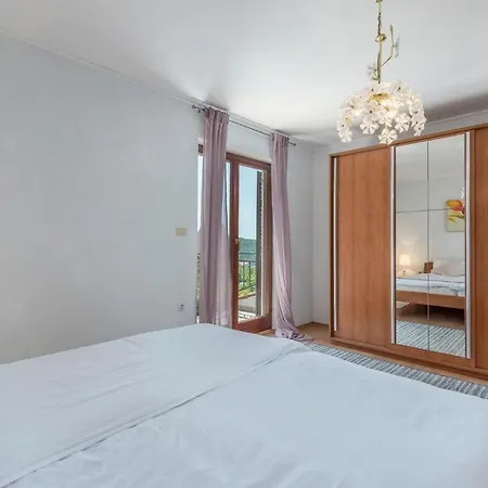 Vila Alvona *